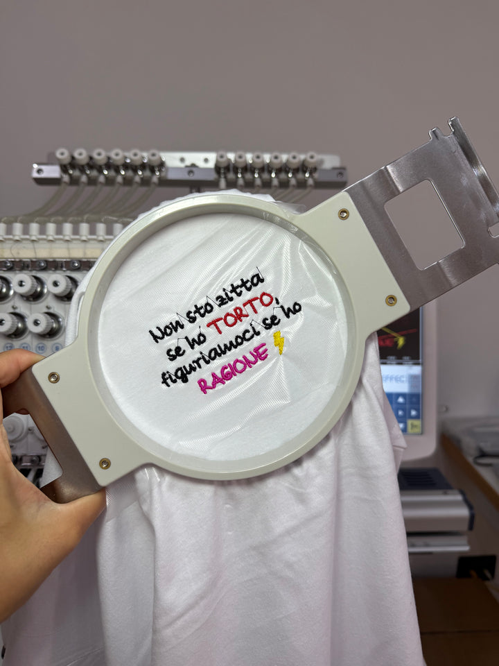 T-shirt personalizzata ricamata
