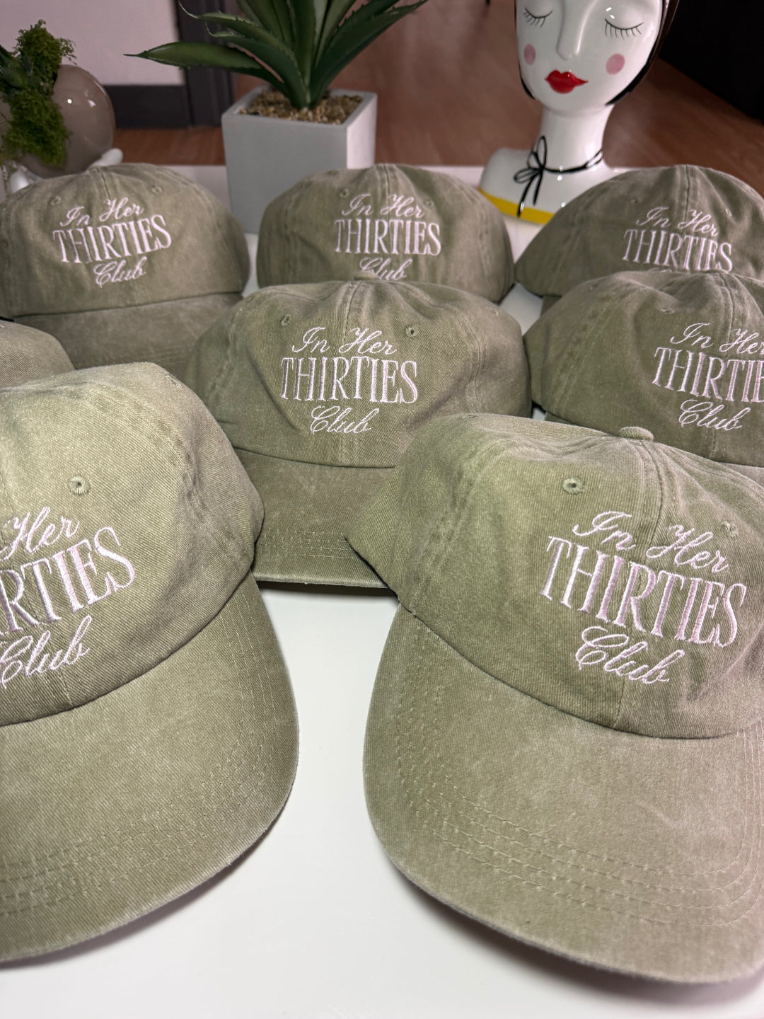 Cappello ricamato in cotone effetto vintage personalizzato, vista frontale