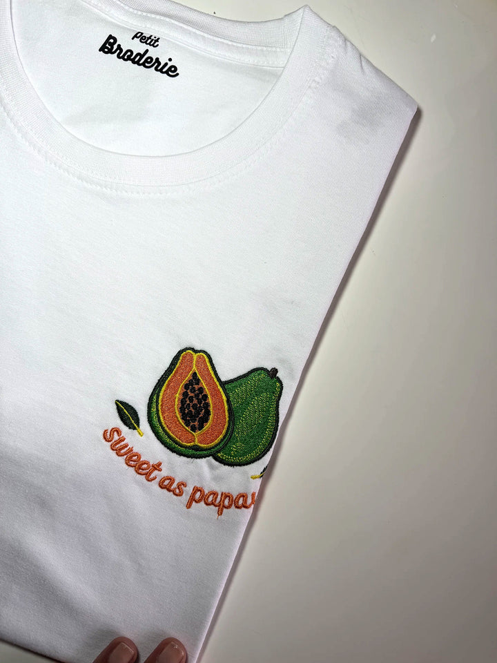 T-shirt personalizzata con ricamo foto a colori, vista dettaglio