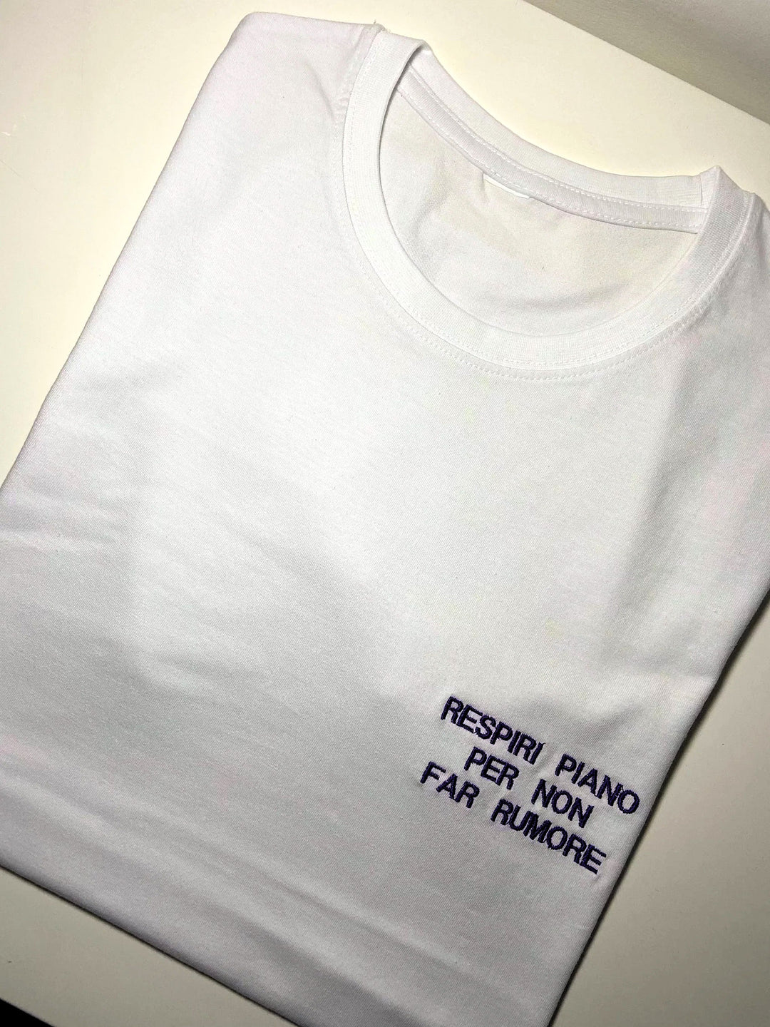 T-shirt personalizzabile in cotone bianco 190gr con scritta &
