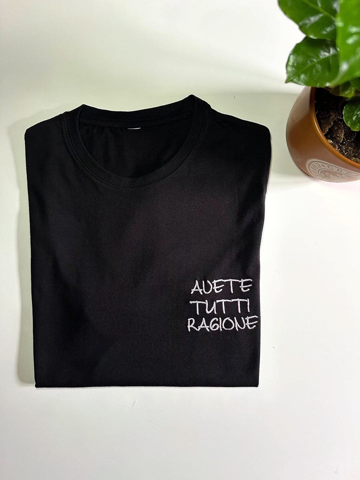 T-shirt personalizzata in cotone 190gr nera con scritta bianca &