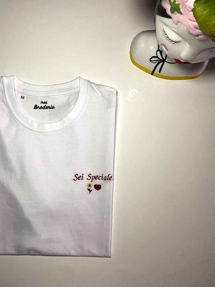 T-shirt personalizzabile in cotone bianco 190gr con ricamo &