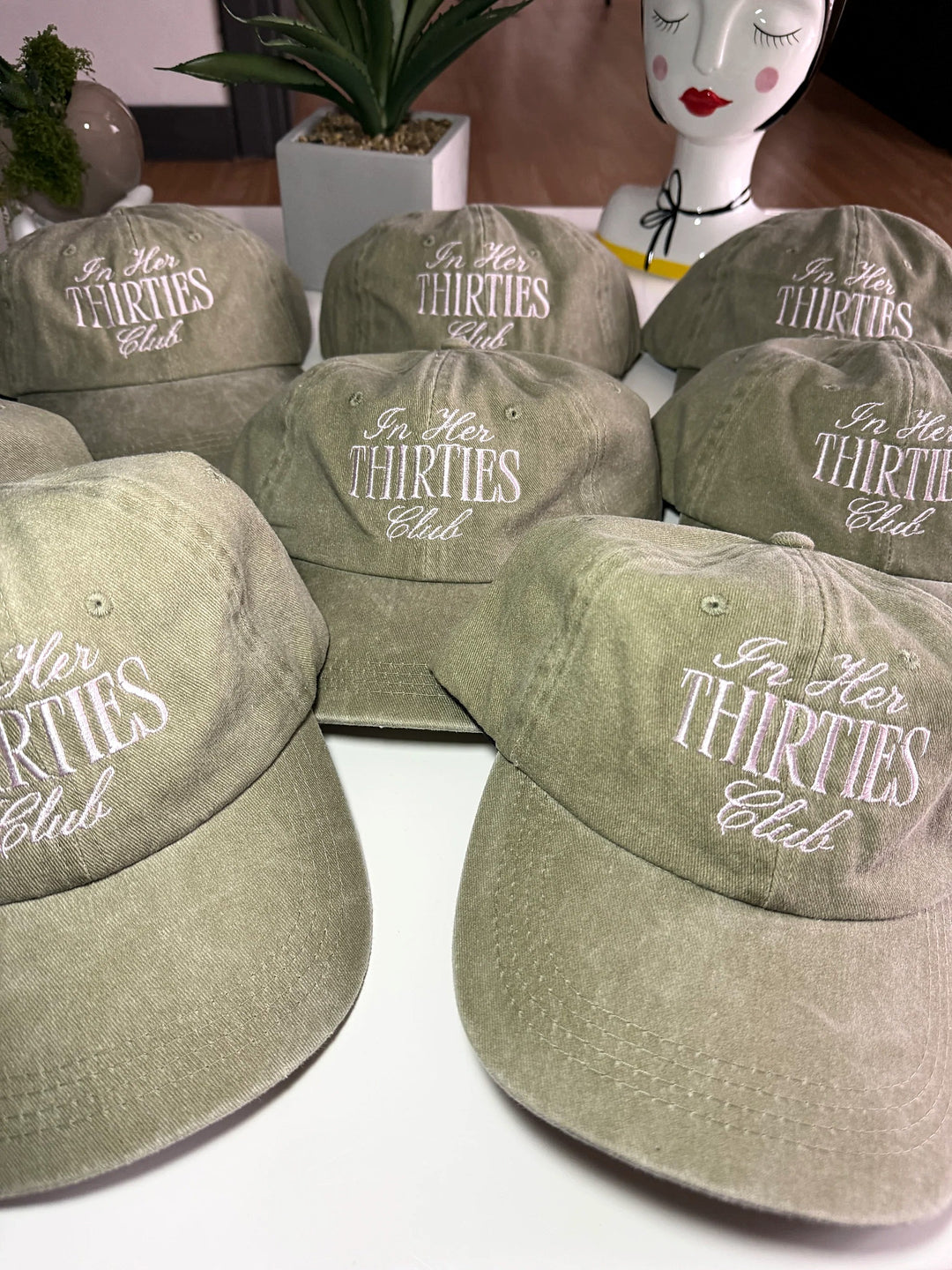Cappello ricamato in cotone effetto vintage personalizzato, vista frontale