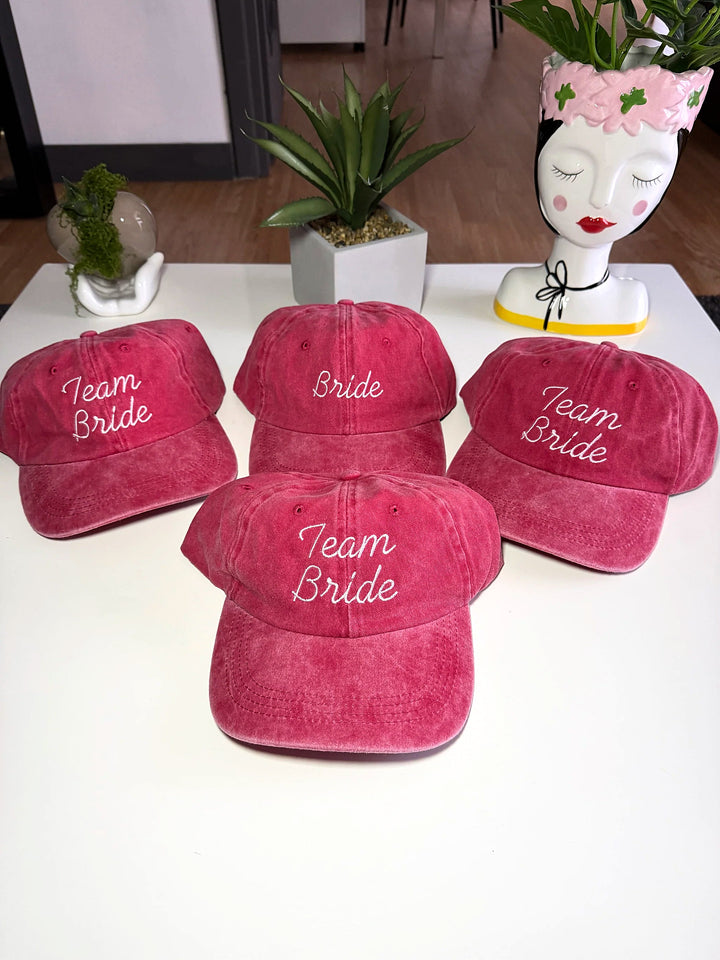 Cappello ricamato in cotone effetto vintage personalizzato, vista dettaglio