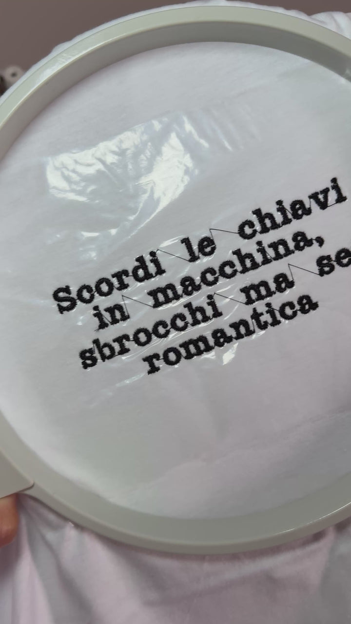 T-shirt personalizzata ricamata