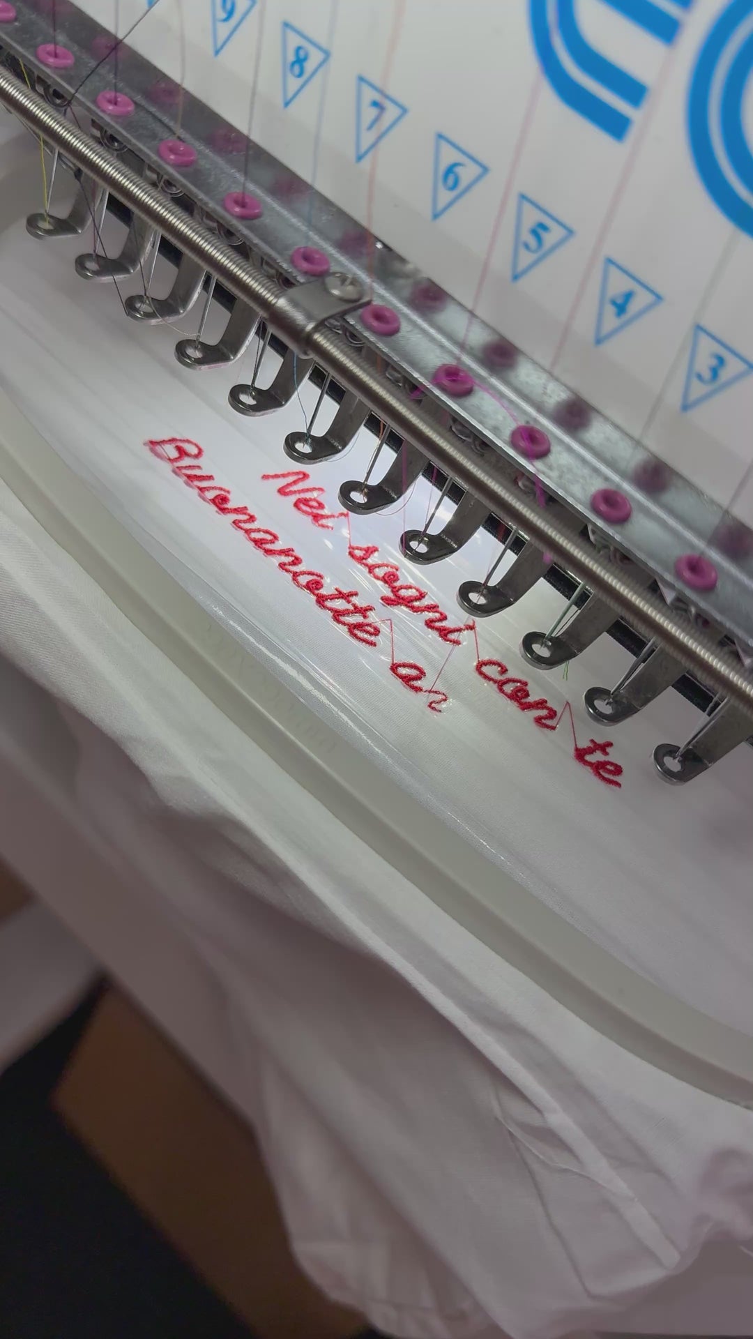 Federe ricamate in cotone per un sonno personalizzato